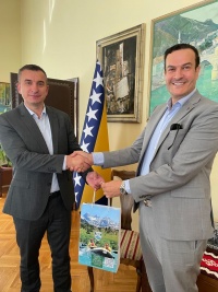 Kuvajtski biznismen Hussain Alnassar, vlasnik kompanije Herbal Group koja se bavi uslužnom djelatno&scaron;ću u namjeri da pro&scaron;iri svoje poslovanje i na području općine Konjic, posjetio Konjic gdje se sastao sa općinskim načelnikom