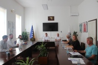 Uručeni ugovori korisnicima za izgradnju četiri stambena objekta pogođena poplavama na području Konjica, čiji je implementator Federalno ministarstvo raseljenih osoba i izbjeglica uz pomoć grant sredstava, koje je obezbjedila Vlada UAE