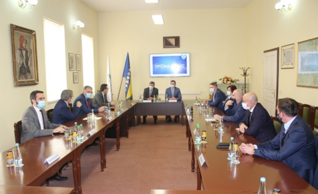 Premijer Federacije Fadil Novalić sa saradnicima posjetio Općinu Konjic