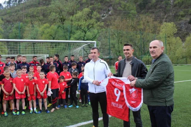 Najmlađa selekcija FK Igman Konjic ugostila bh. reprezentativca, Konjičanina  Smaila Prevljaka koji je sportsku karijeru počeo u ovom klubu