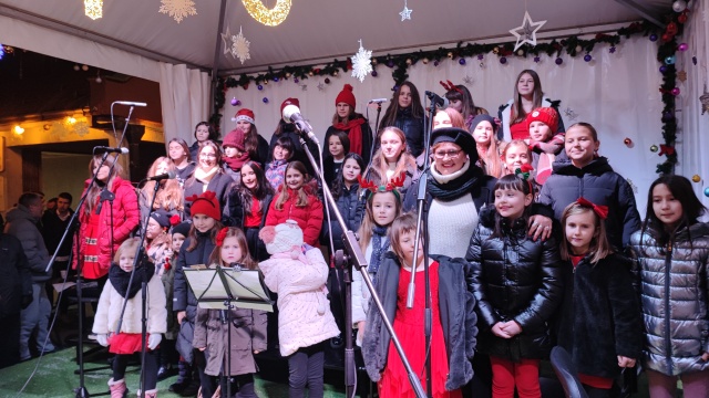 Mladi konjički muzički talenti svojim nastupima otvorili manifestaciju „Zimski grad“