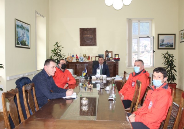 Članovi Gorske službe spašavanja stanice Konjic u posjeti načelniku Općine Konjic Osmanu Ćatiću