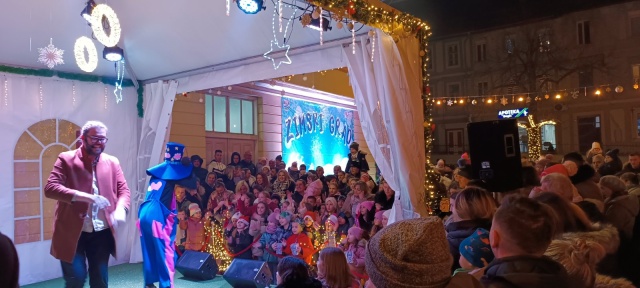 Najmlađi Konjičani uživali u koncertu “Latif &amp; Mravko Travko”, koji je organizovan  u okviru  manifestacije “Zimski grad”
