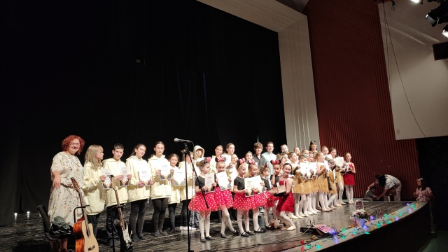 U povodu Dana grada Konjica Konjičani i gosti uživali u Baletno plesnom recitalu polaznika Odsjeka za balet i ples Osnovne muzičke škole Rezonanca